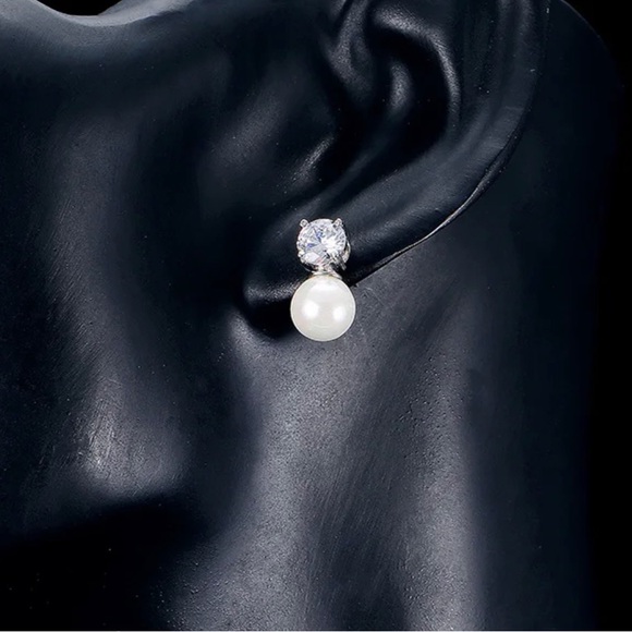 Pearl Stud Earrings Necklace Set for Women - Picture 4 of 5